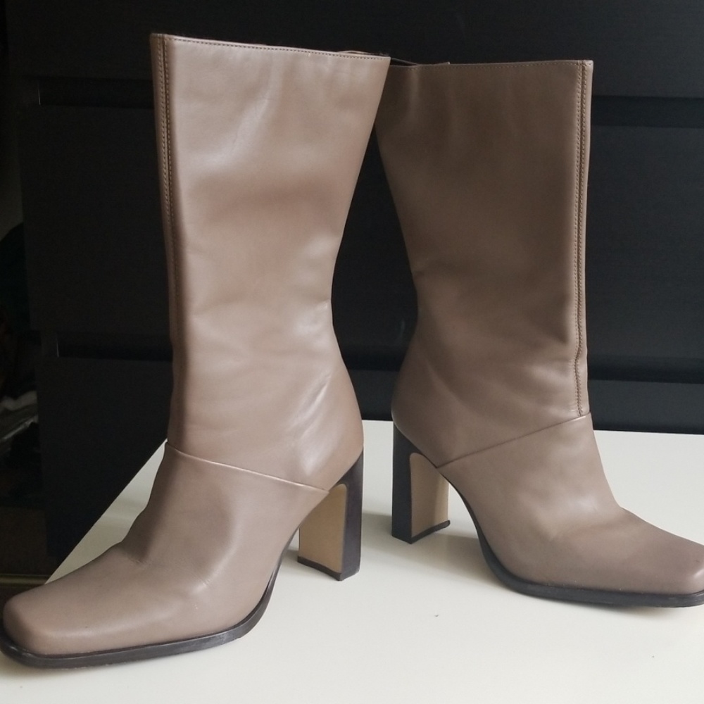 Boots - Picture 2 of 3